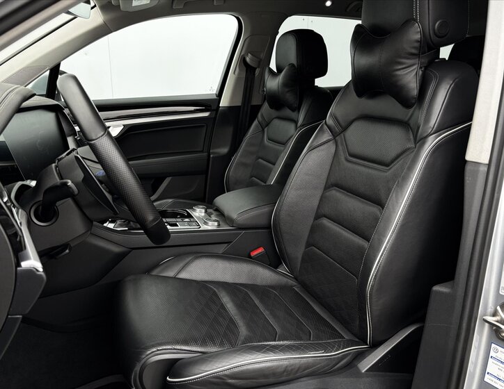 Volkswagen Touareg SUV / Terénní 3,0 l 210 kw