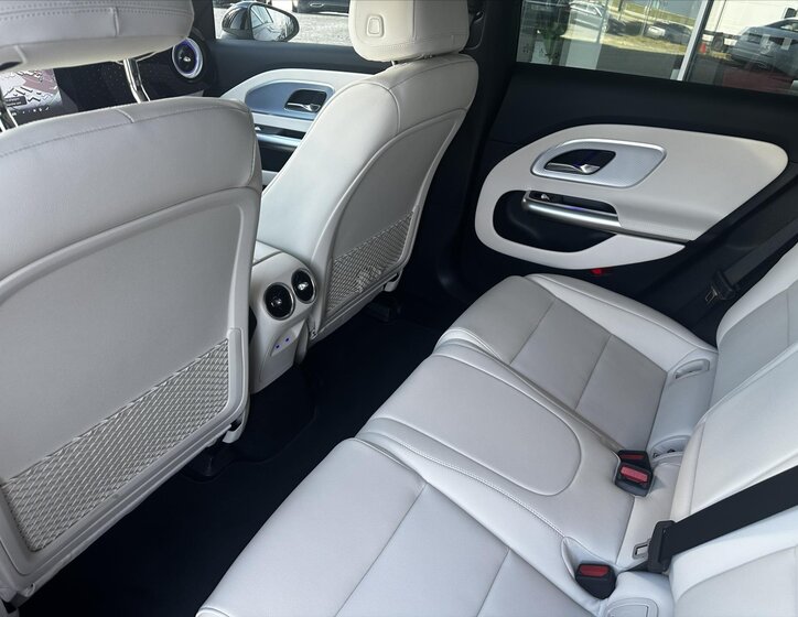 Mercedes-Benz CLA Sedan / Limuzína 0,0 200 kw