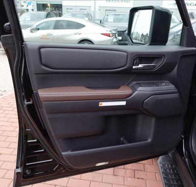 Toyota Land Cruiser 16