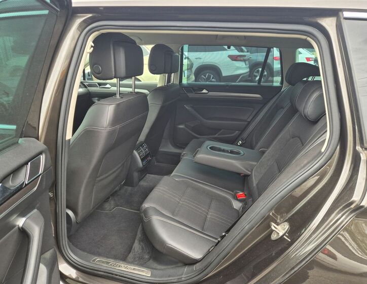 Volkswagen Passat 12