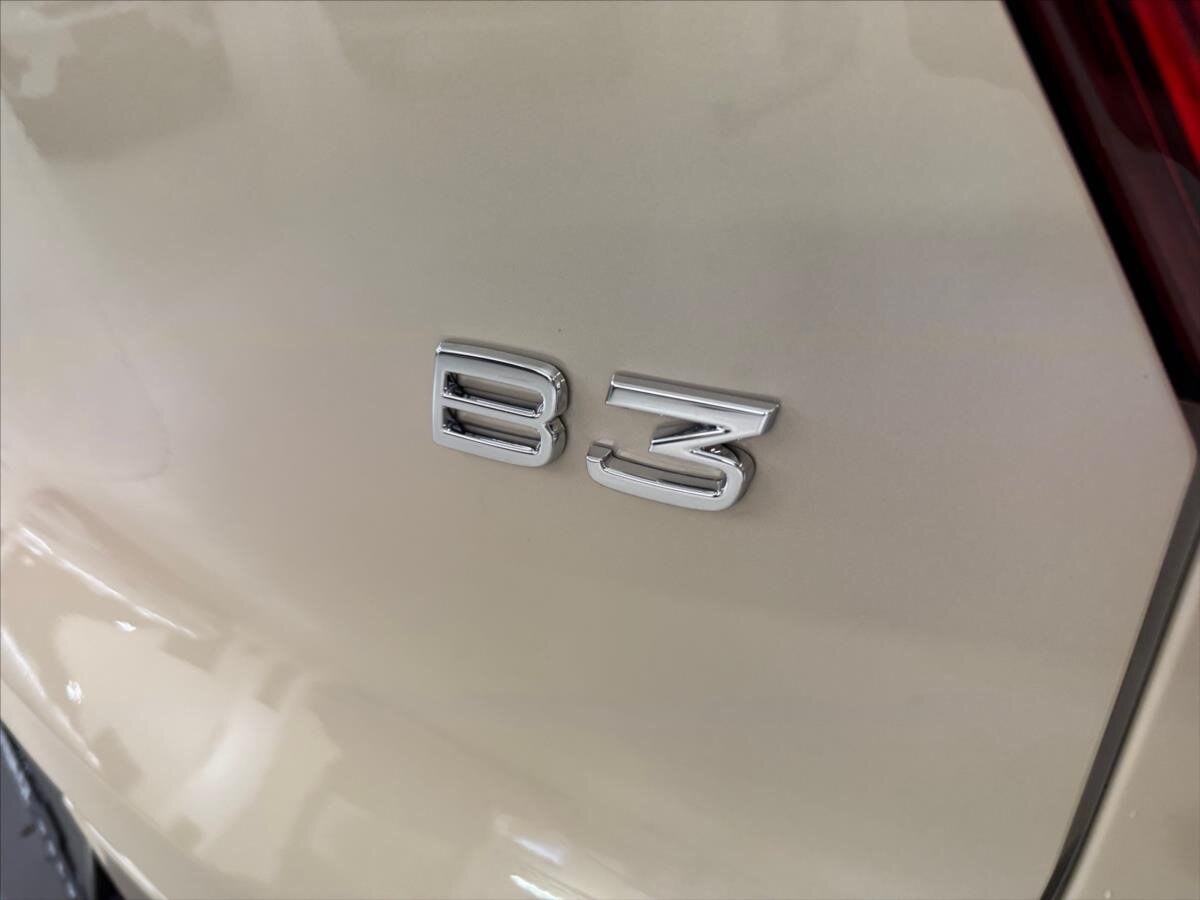 Volvo XC40 SUV / Terénní 2,0 l 120 kw