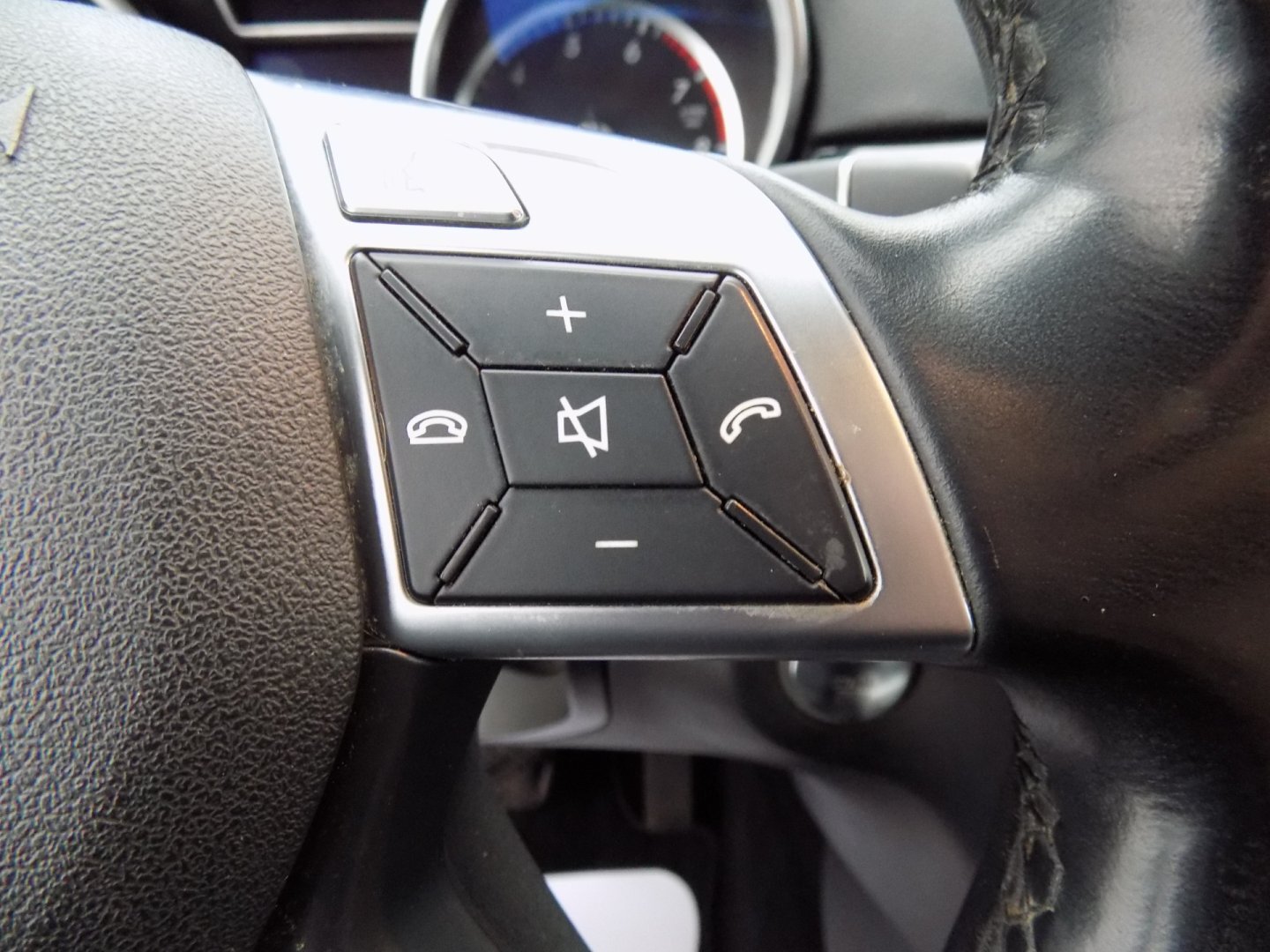 Mercedes-Benz GL SUV 4,7 l 320 kw