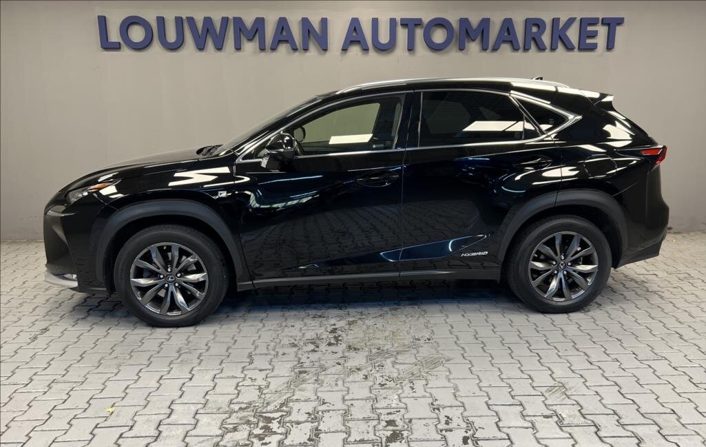 Lexus NX 300h
