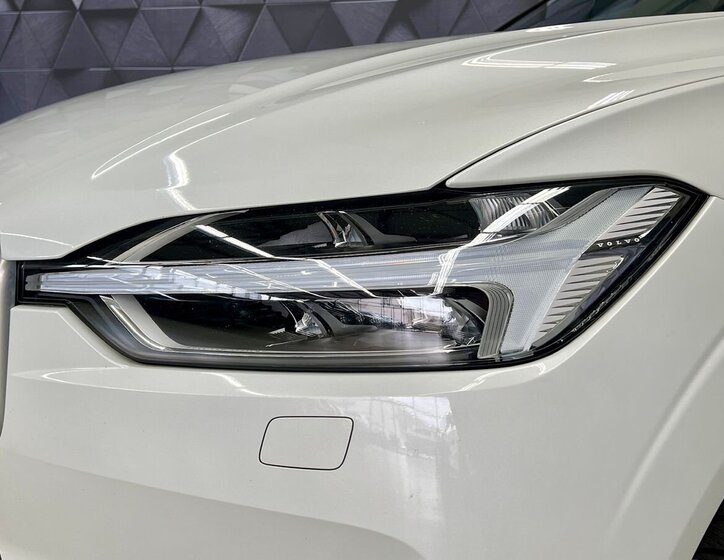 Volvo XC60 SUV / Terénní 2,0 l 288 kw