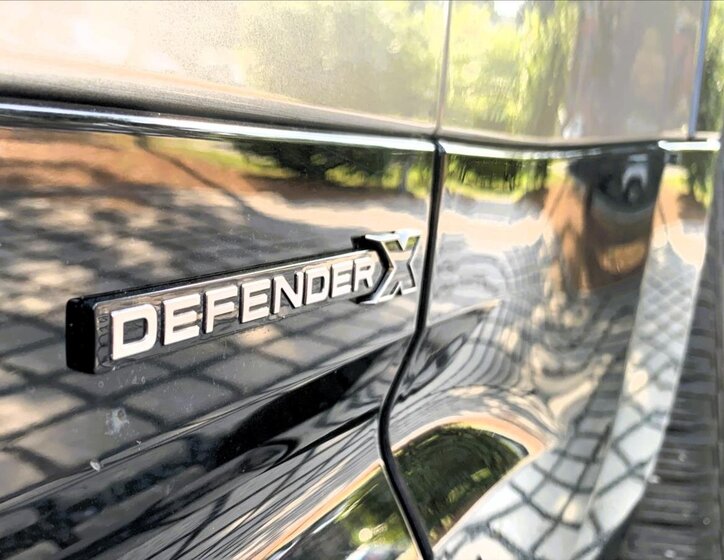 Land Rover Defender SUV 3,0 l 221 kw