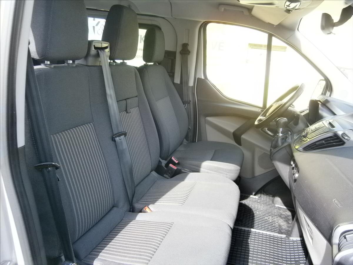 Ford Tourneo Custom Kombi 2,0 l 96 kw