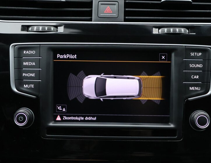 Volkswagen Golf Kombi 2,0 l 221 kw