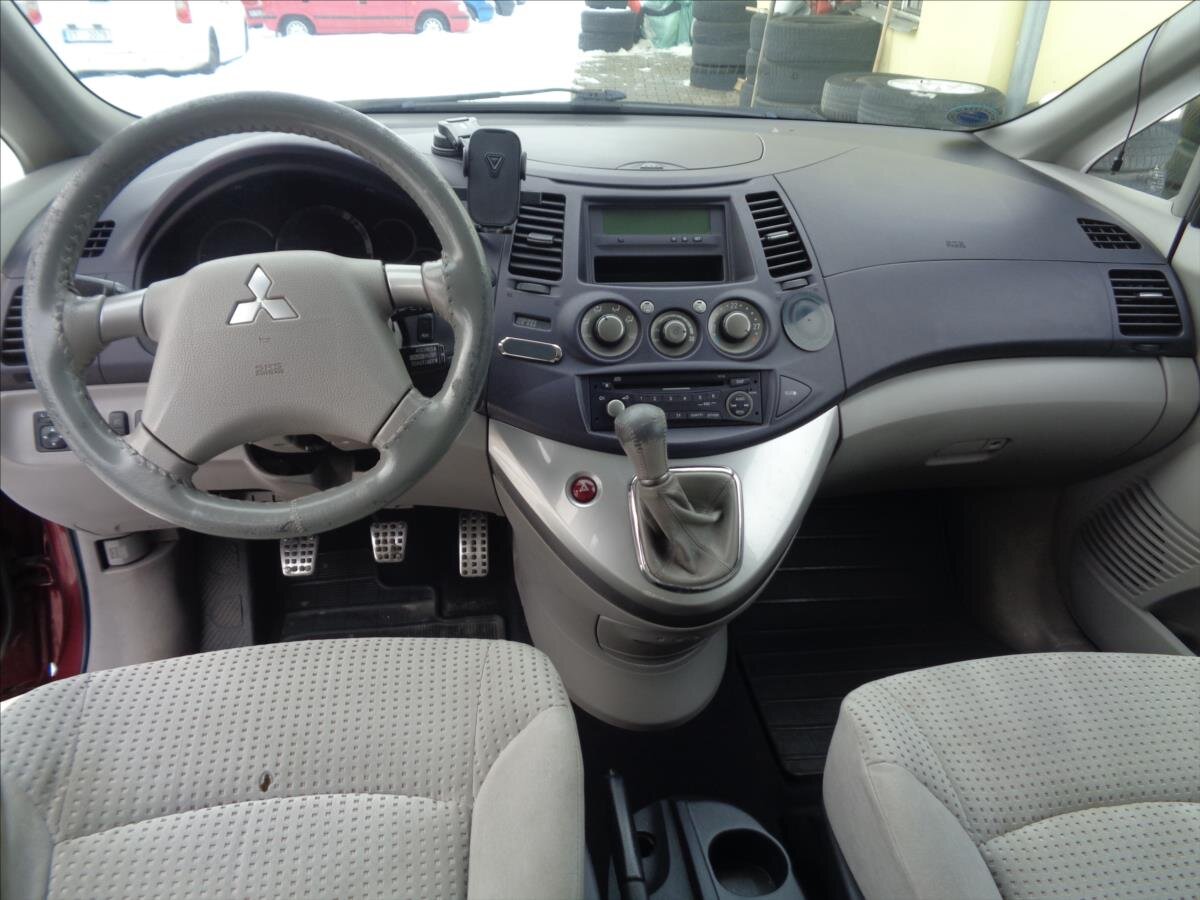 Mitsubishi Grandis Kombi 2,4 l 121 kw