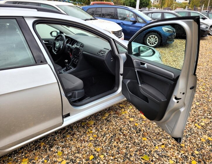 Volkswagen Golf Kombi 999,0 85 kw