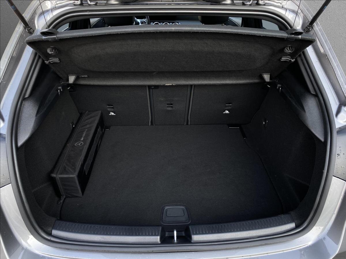 Mercedes-Benz Třídy A Hatchback 1,3 l 120 kw