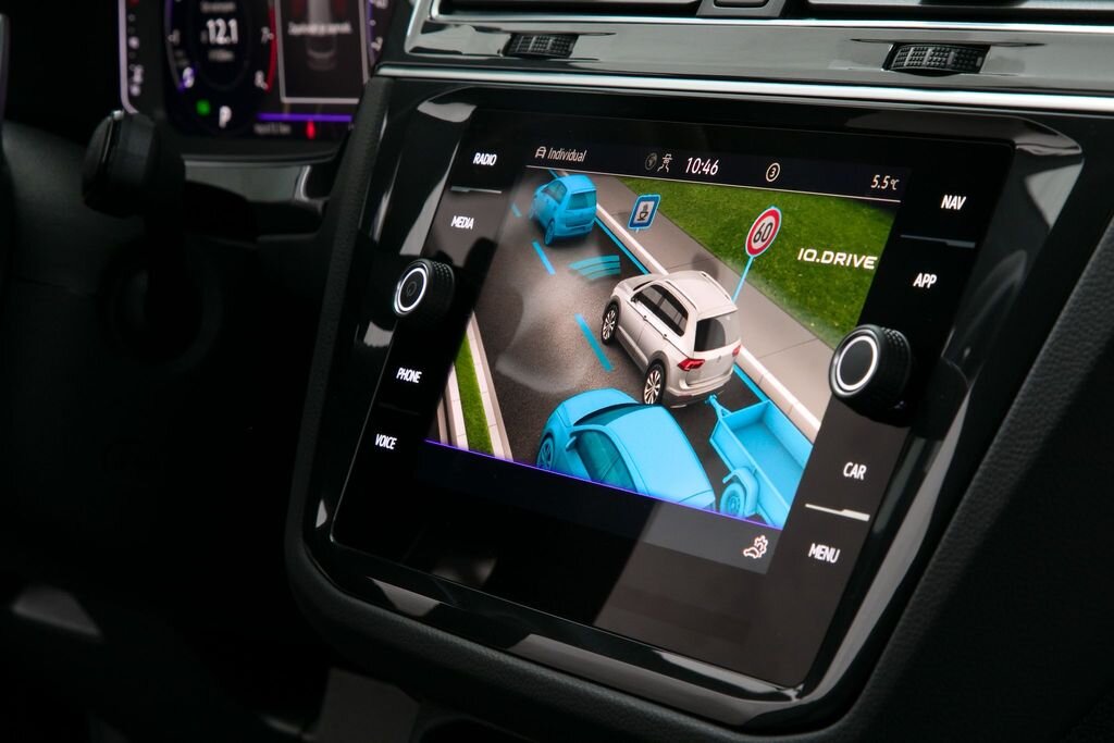 Volkswagen Tiguan SUV 2,0 l 235 kw