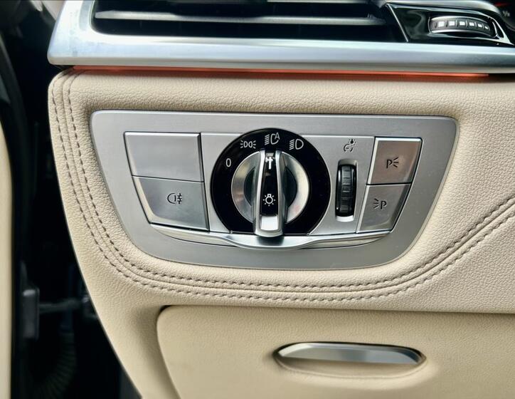 BMW Řada 7 48