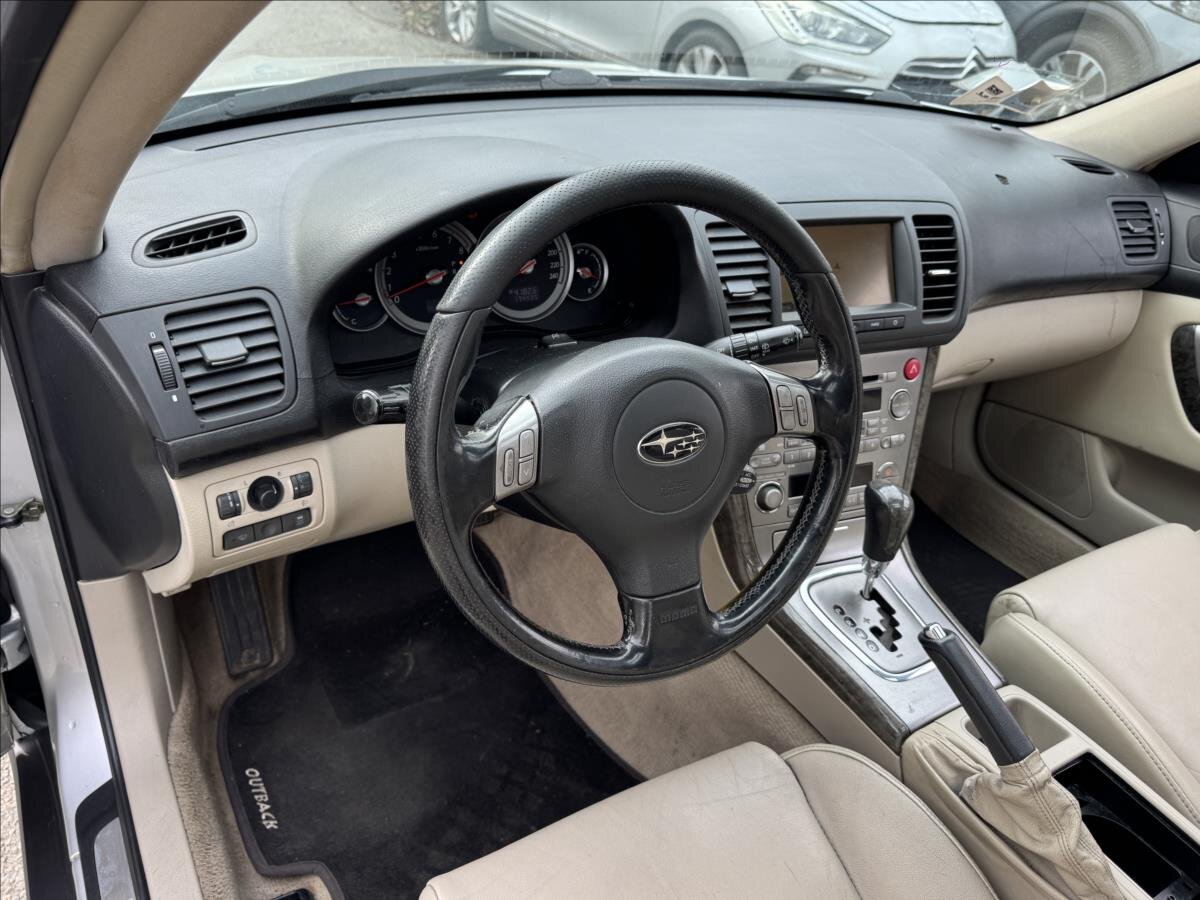 Subaru Legacy Kombi 3,0 l 180 kw