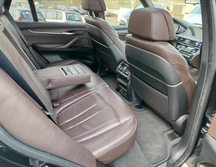 BMW X5 SUV 3,0 l 280 kw