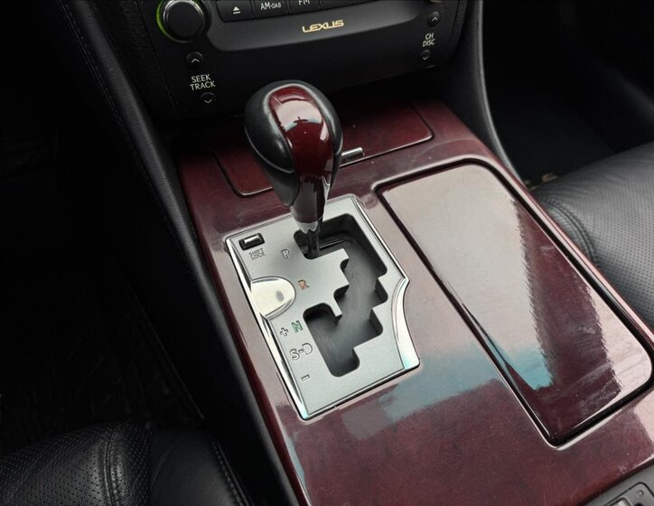 Lexus GS 300 Sedan / Limuzína 3,0 l 183 kw