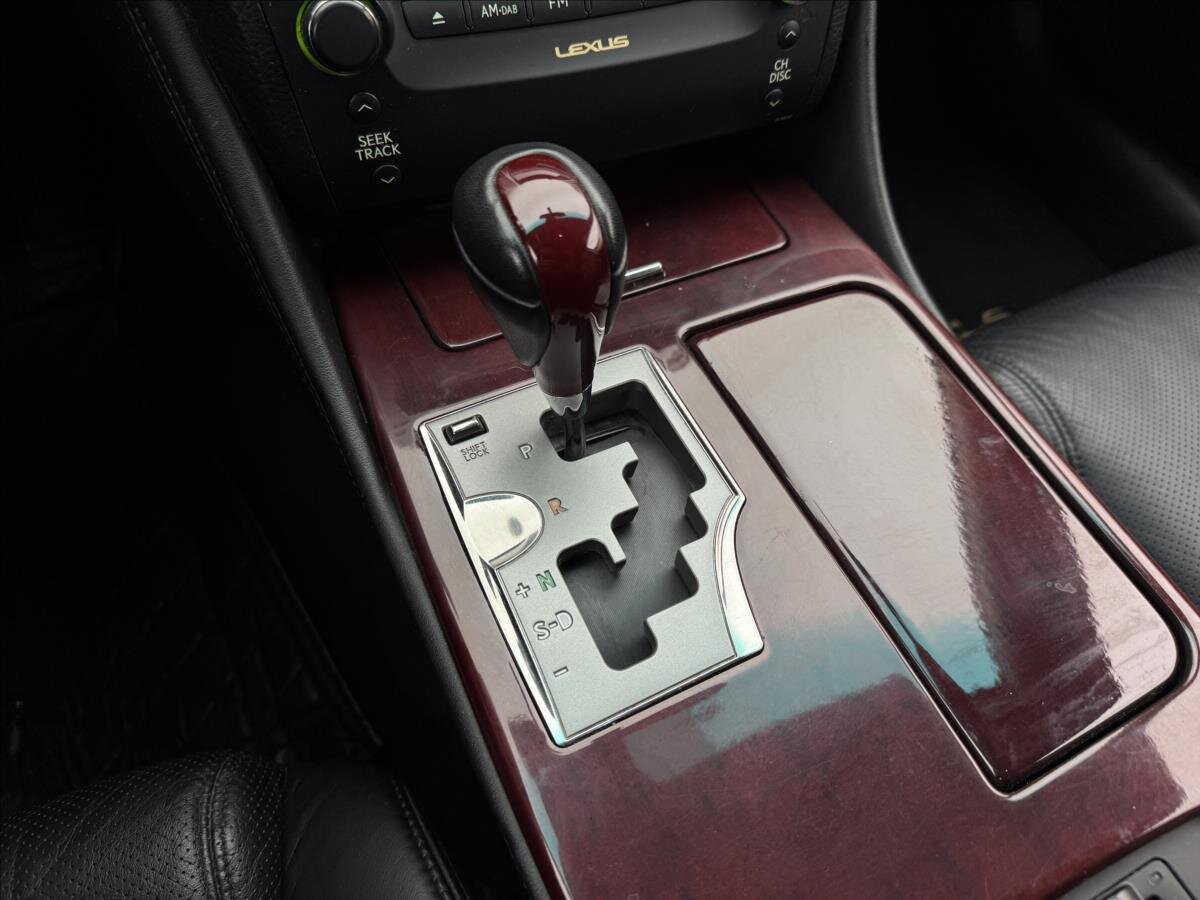 Lexus GS 300 Sedan / Limuzína 3,0 l 183 kw