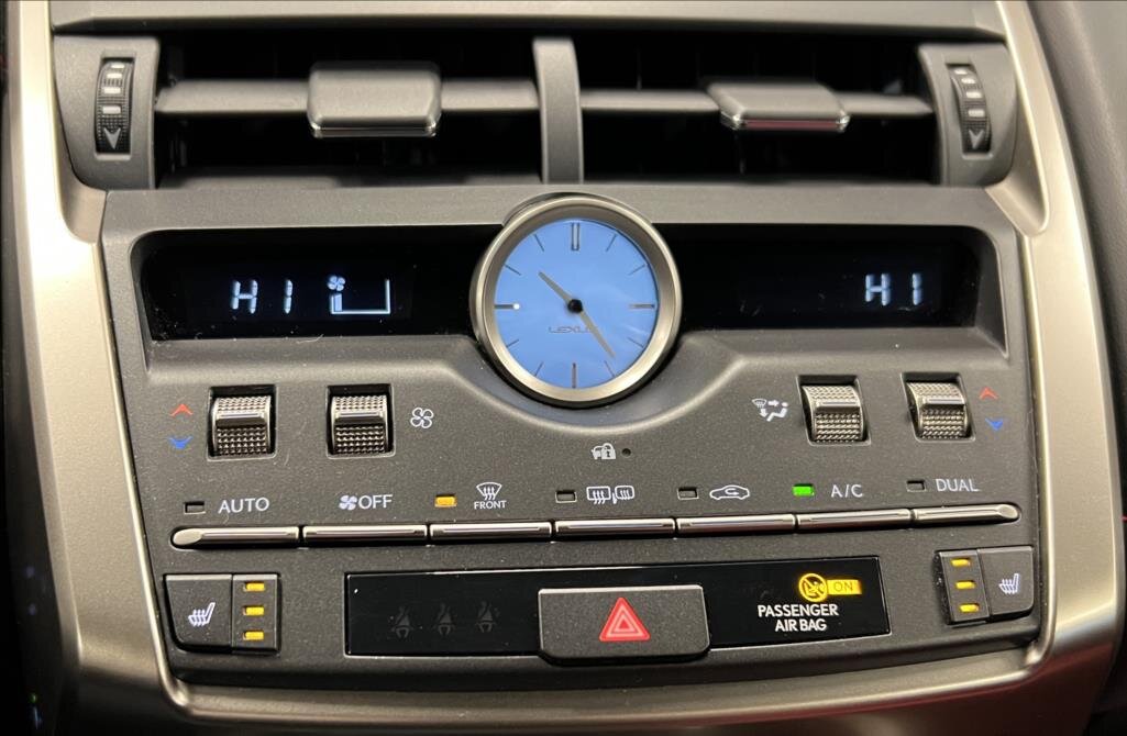 Lexus NX 300h SUV 2,5 l 145 kw