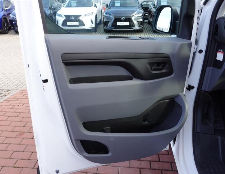 Toyota ProAce Verso 16