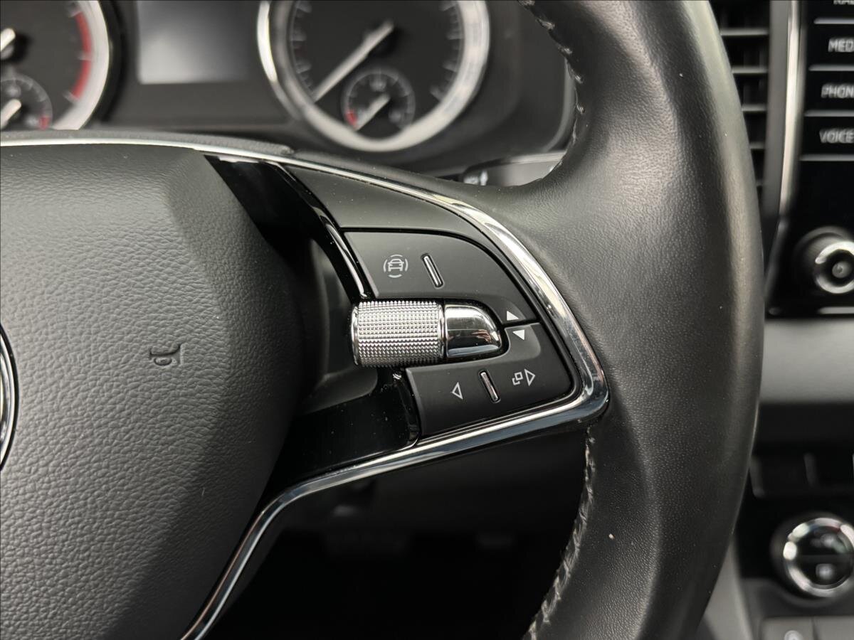 Škoda Karoq SUV / Terénní 1,5 l 110 kw