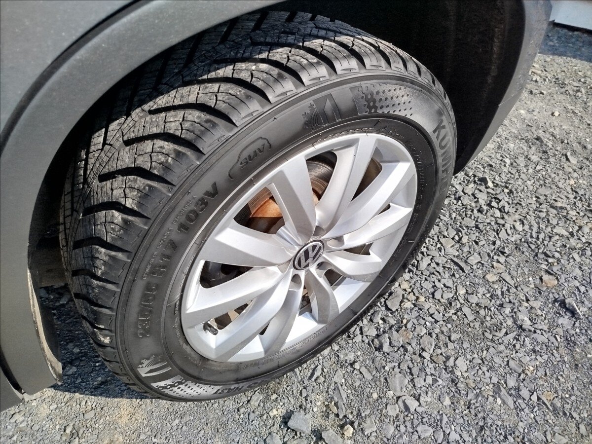 Volkswagen Tiguan SUV / Terénní 1,4 l 118 kw