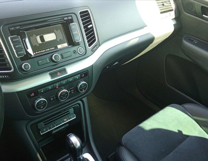 Volkswagen Sharan MPV 2,0 l 103 kw