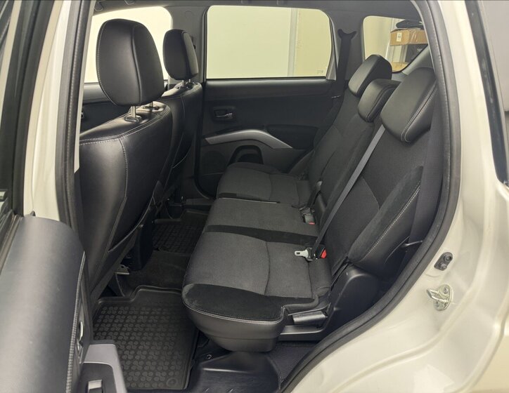 Mitsubishi Outlander SUV / Terénní 2,2 l 115 kw