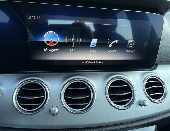 Mercedes-Benz Třídy E Sedan / Limuzína 2,0 l 143 kw