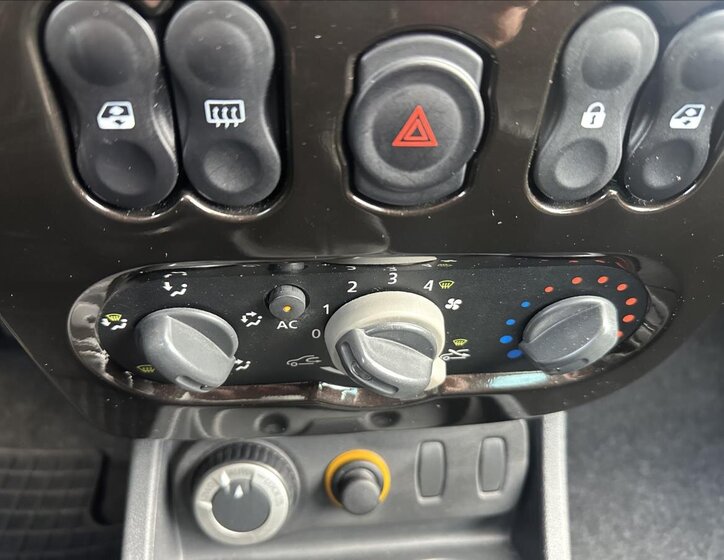 Dacia Duster SUV / Terénní 1,6 l 77 kw