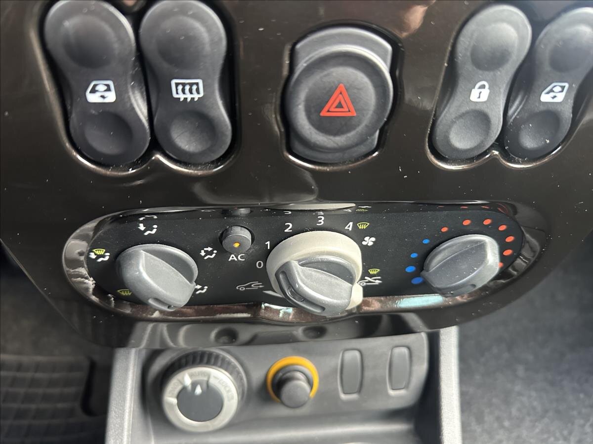 Dacia Duster SUV / Terénní 1,6 l 77 kw