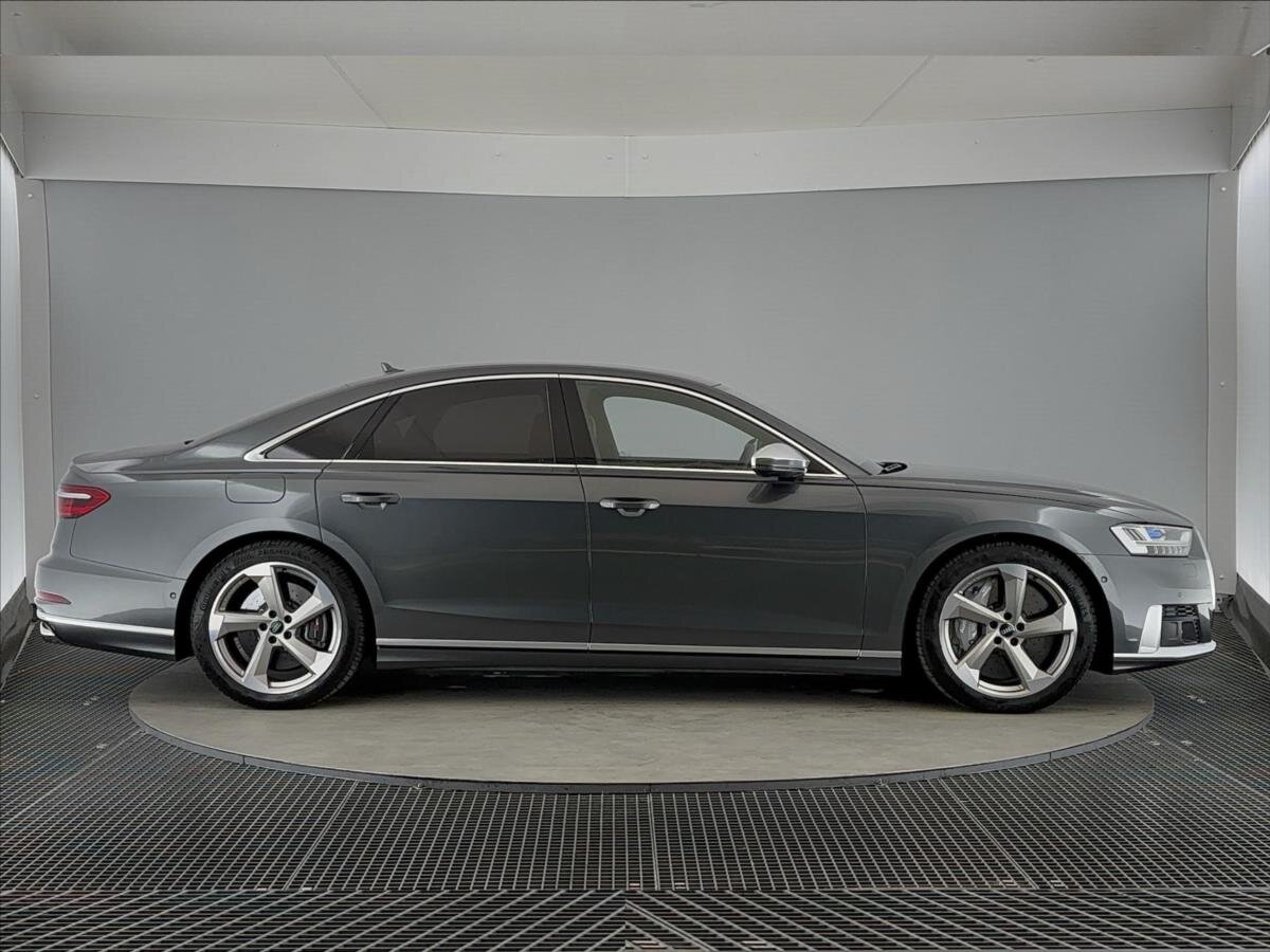 Audi S8 Sedan / Limuzína 4,0 l 420 kw
