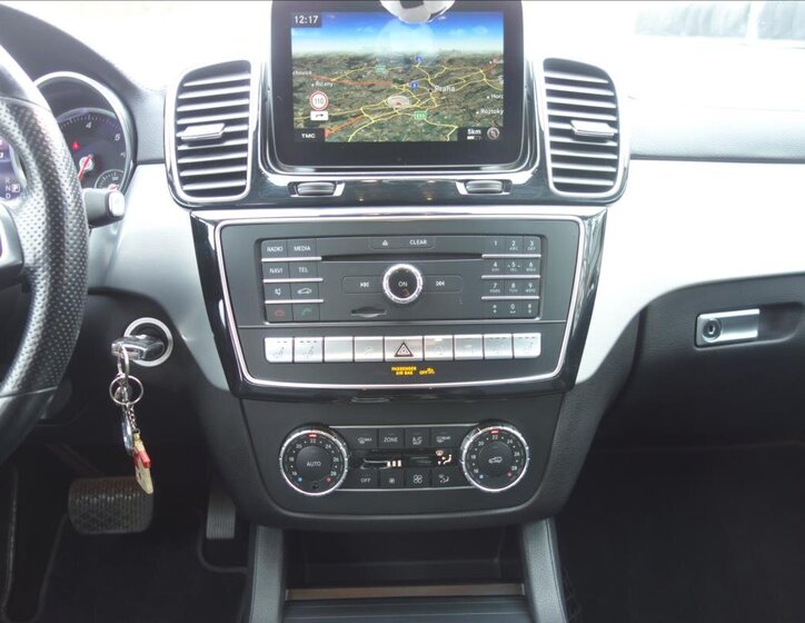 Mercedes-Benz GLE SUV 3,0 l 190 kw