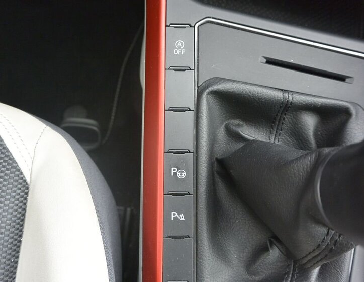 Volkswagen Polo Hatchback 999,0 70 kw