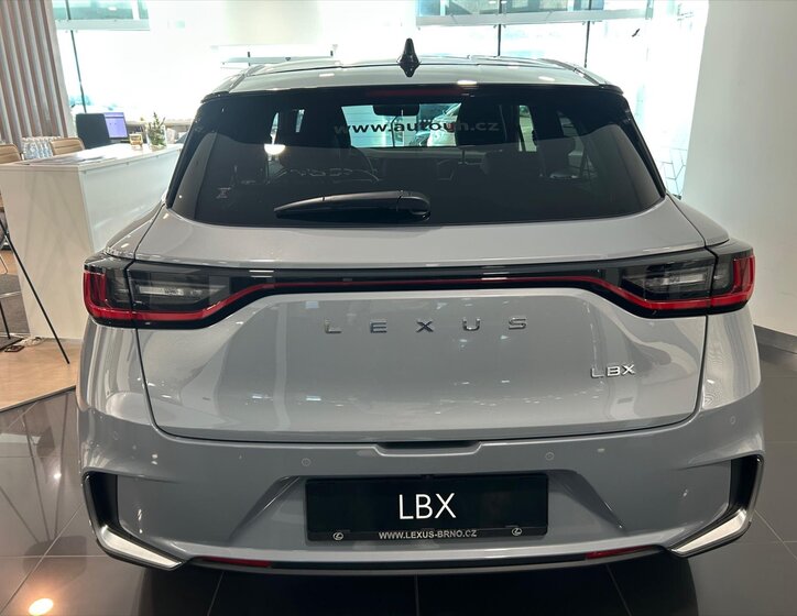Lexus LBX SUV 1,5 l 100 kw