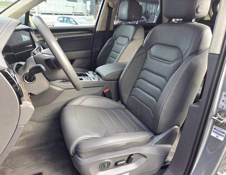 Volkswagen Touareg SUV 3,0 l 210 kw