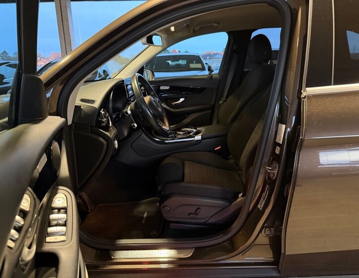 Mercedes-Benz GLC 11