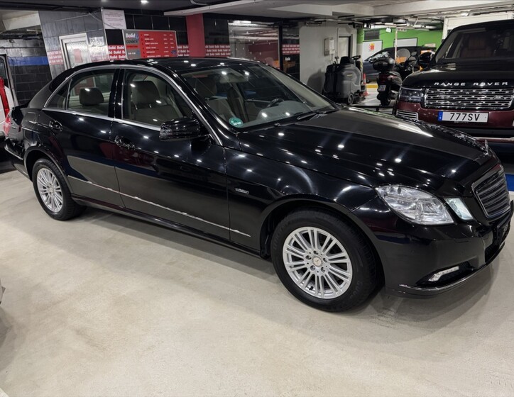 Mercedes-Benz Třídy E 8