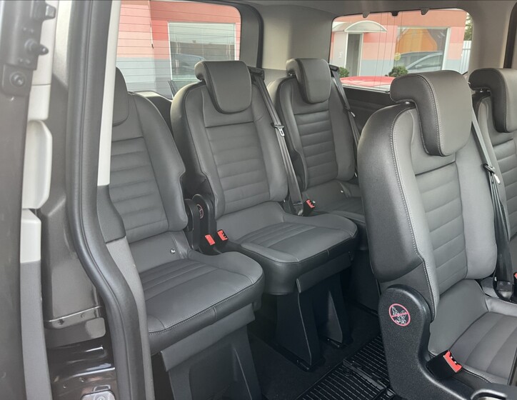 Ford Tourneo Custom 26