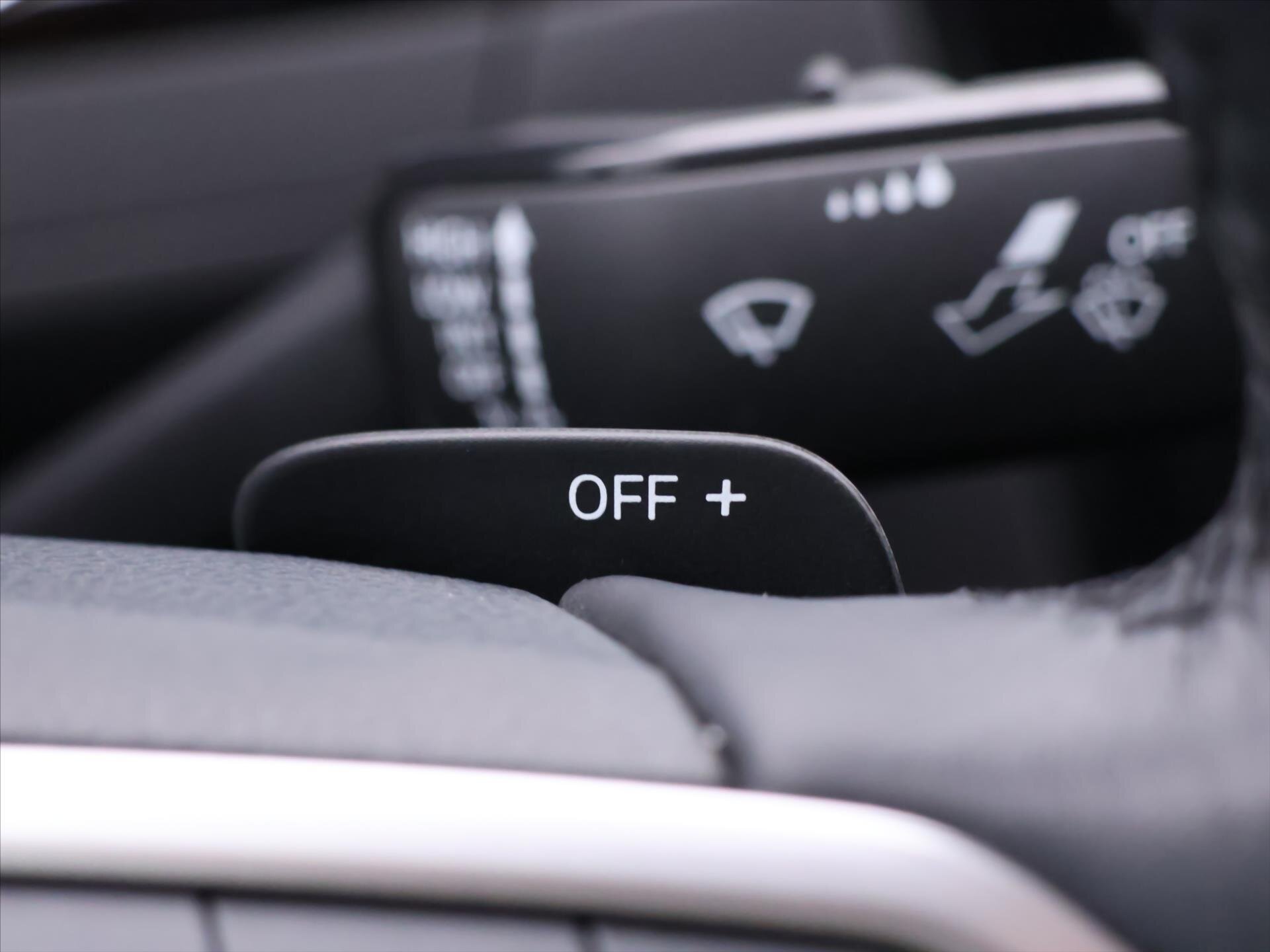 Volkswagen Passat Sedan / Limuzína 1,5 l 110 kw