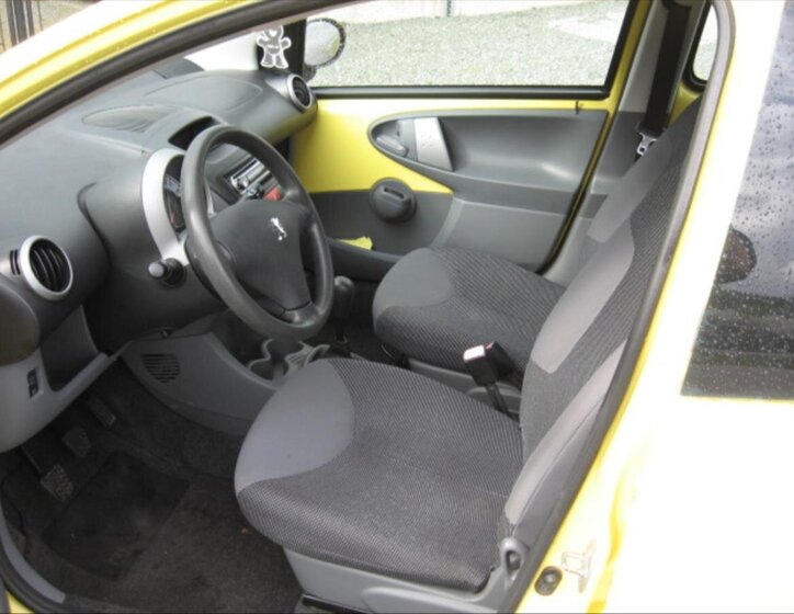 Peugeot 107 Hatchback 998,0 50 kw