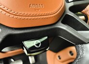 Land Rover Defender SUV / Terénní 4,4 l 467 kw