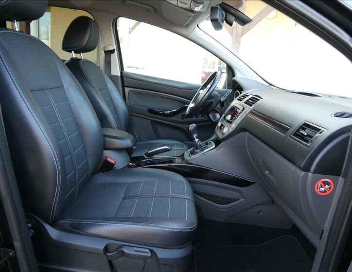 Ford Kuga SUV / Terénní 2,0 l 103 kw