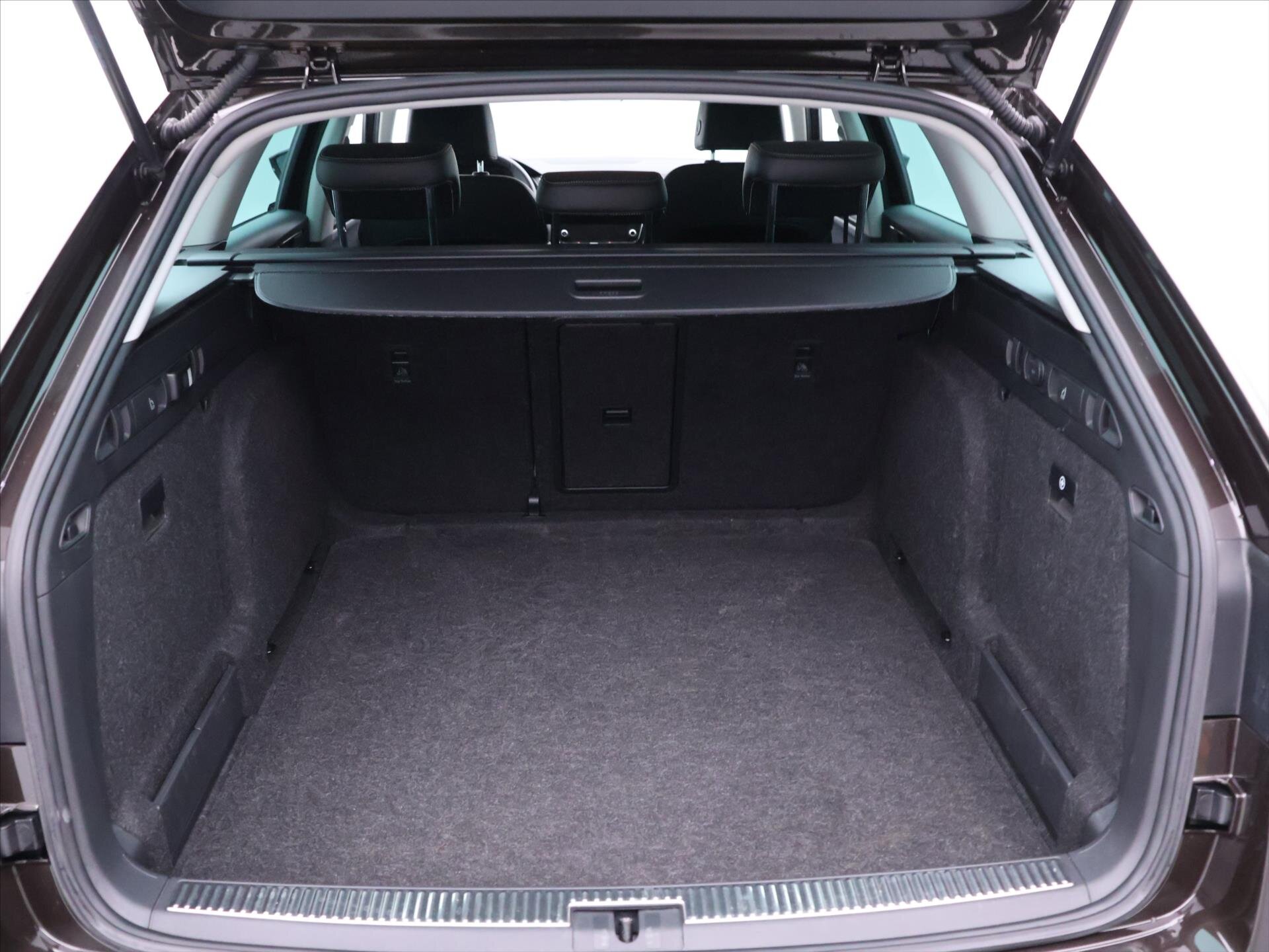 Škoda Superb Kombi 2,0 l 110 kw