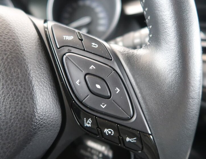 Toyota C-HR SUV / Terénní 1,8 l 72 kw