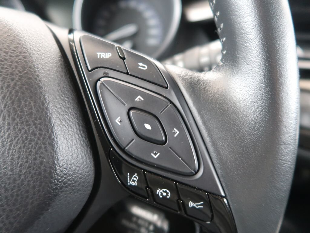 Toyota C-HR SUV / Terénní 1,8 l 72 kw