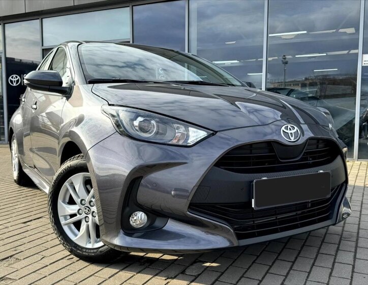 Toyota Yaris 1