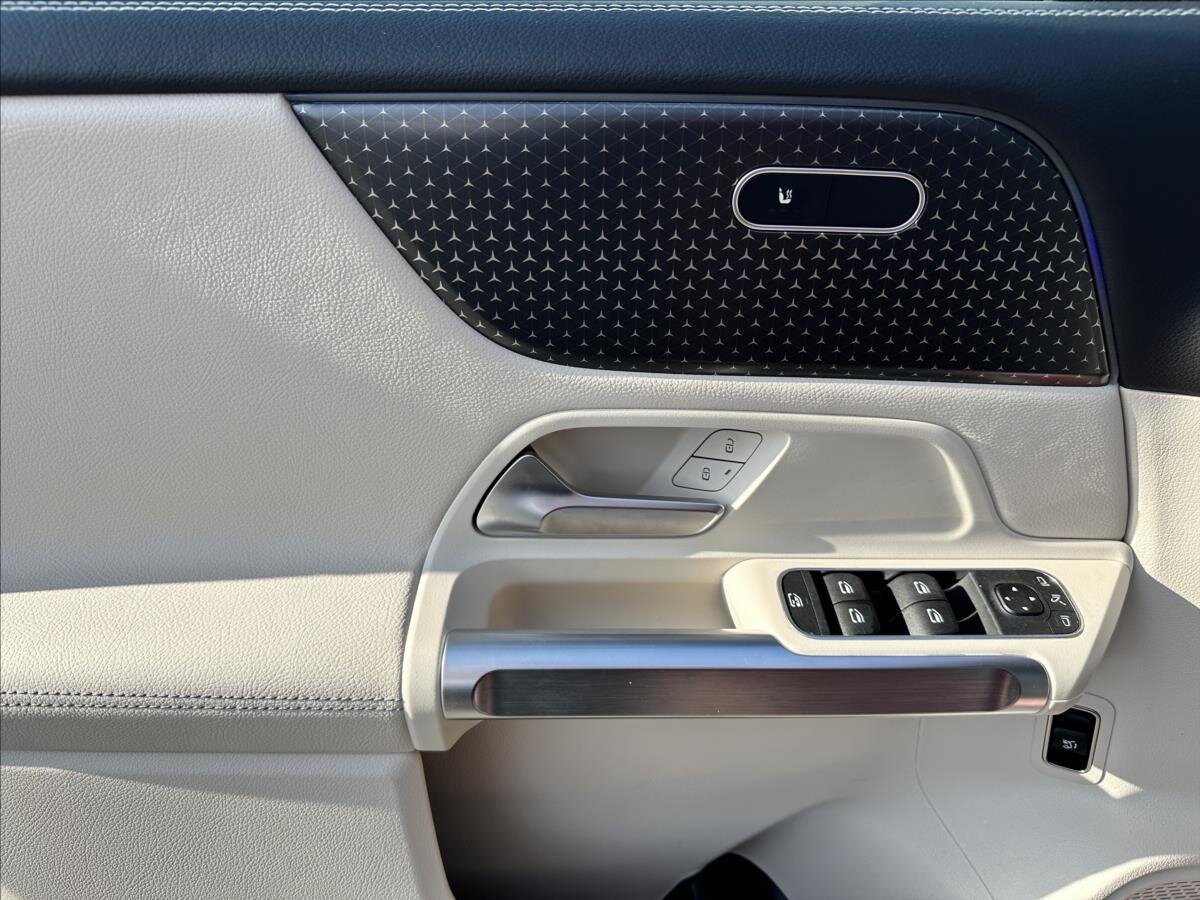 Mercedes-Benz GLB SUV / Terénní 2,0 l 140 kw