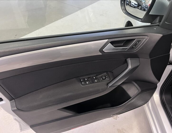 Volkswagen Touran Kombi 1,6 l 81 kw