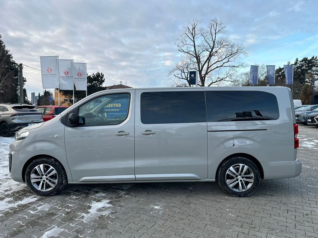 Peugeot Traveller