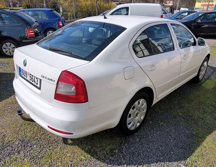 Škoda Octavia Sedan / Limuzína 1,6 l 77 kw