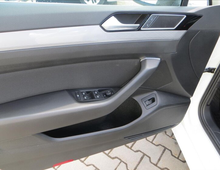 Volkswagen Passat Liftback 1,5 l 110 kw